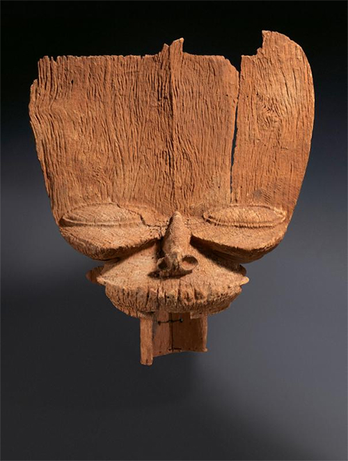 Crest mask (tsesah). Bamileke peoples; Grassfields region, Cameroon, 18th century