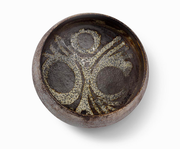 Hans Coper. Bowl with sgraffito abstract detail, 1950s