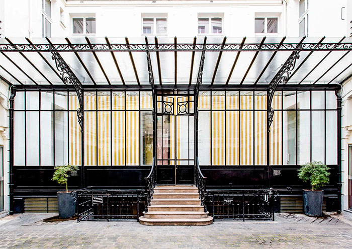 Olivier Mosset 2015 installation at 108, rue Vieille du Temple, the future home of David Zwirner Paris